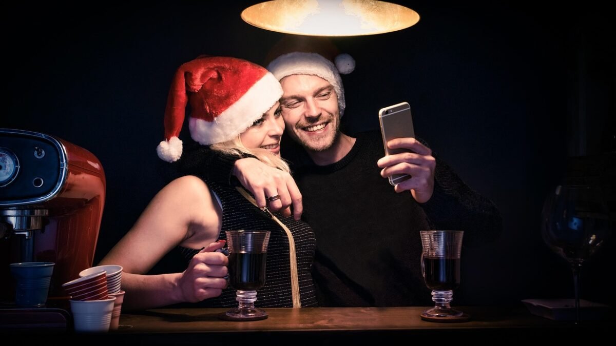 Best Bars for Date Night in Hong Kong | Romantic Cocktail Spots